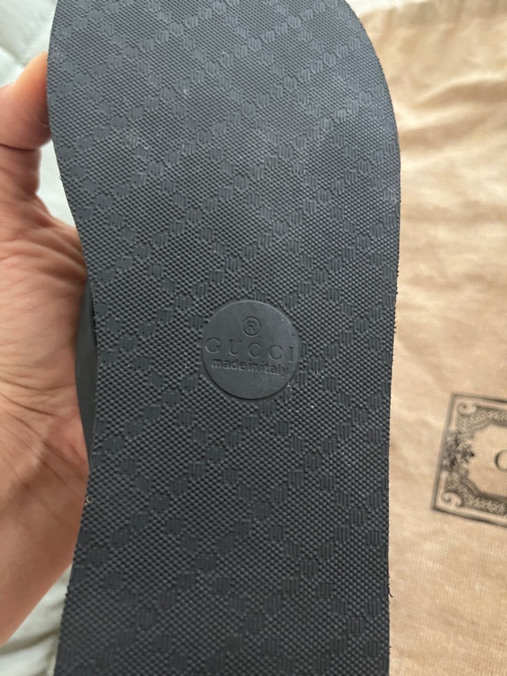 Gucci Black Pascar Chevron Logo Rubber Flip Flops size 8 - Picture 6 of 10